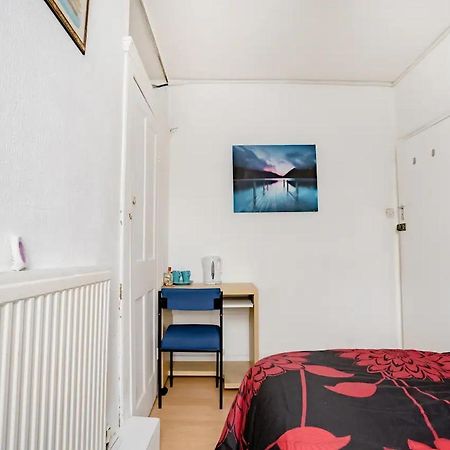 Homestay Near Tottenham Hotspur Stadium Londres Exterior foto