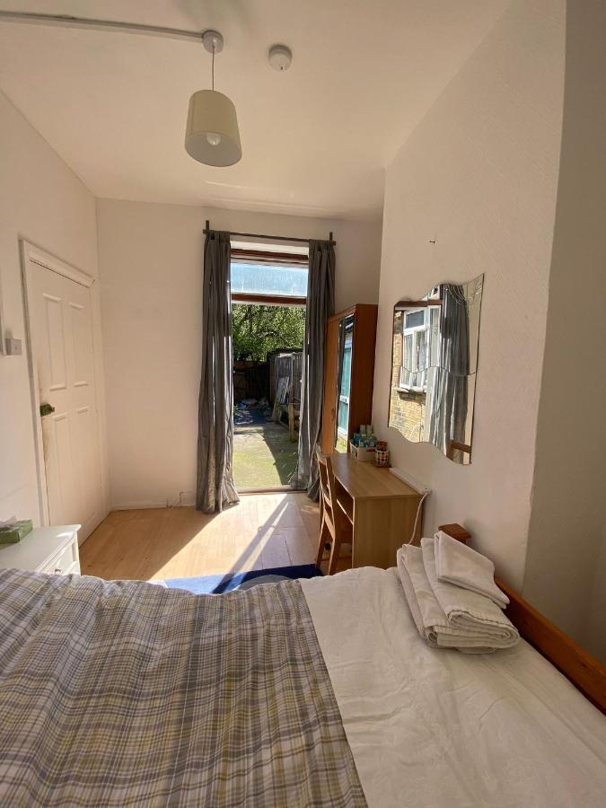 Homestay Near Tottenham Hotspur Stadium Londres Exterior foto