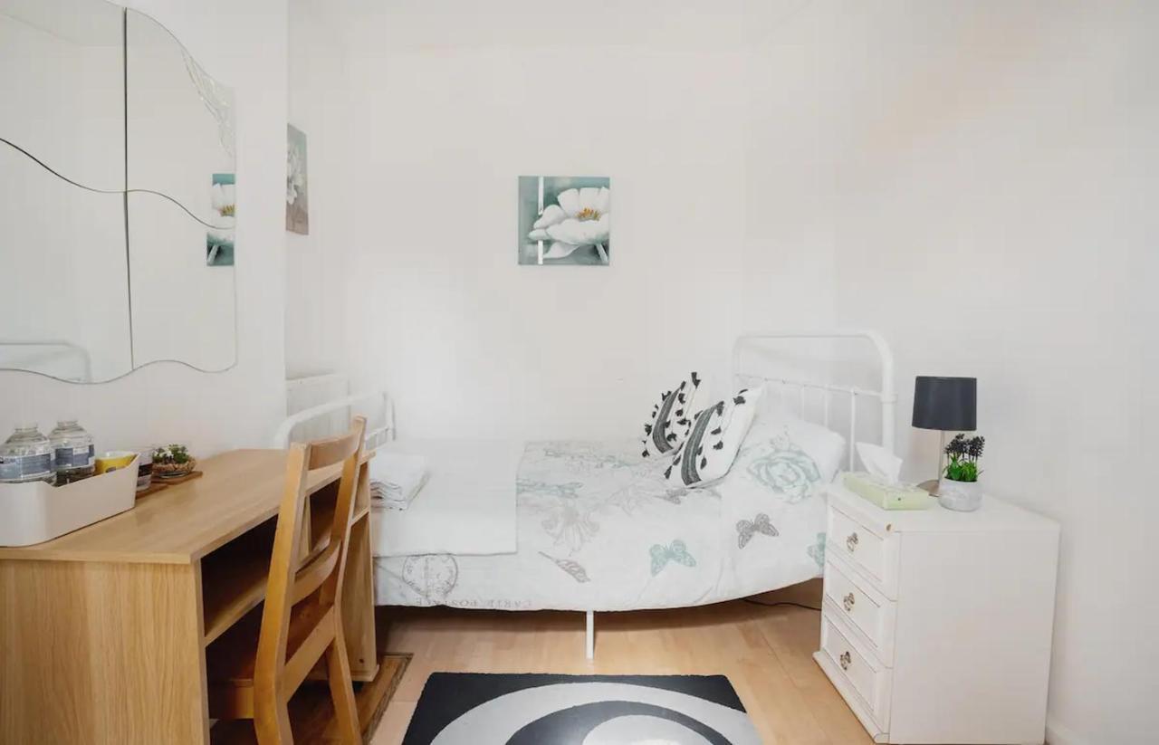 Homestay Near Tottenham Hotspur Stadium Londres Exterior foto