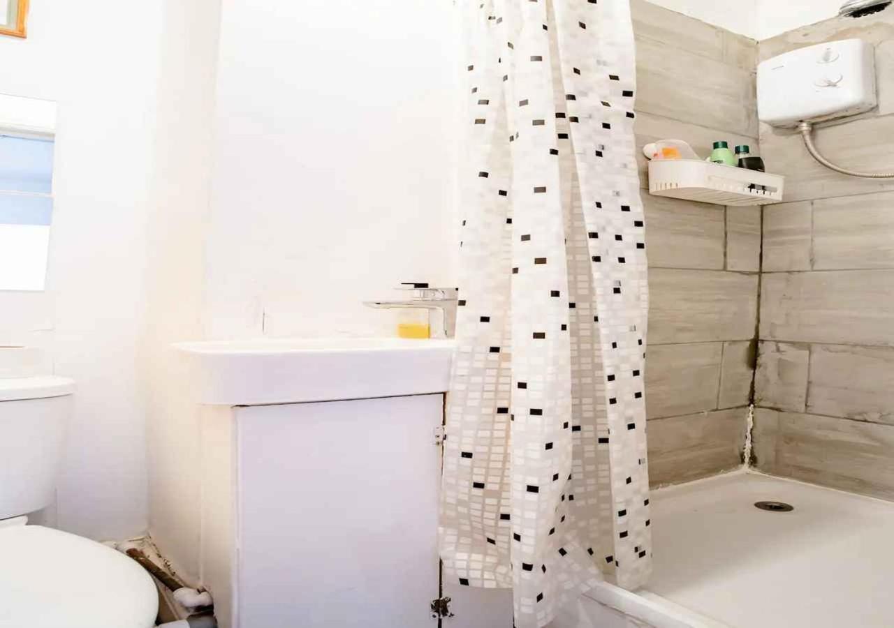 Homestay Near Tottenham Hotspur Stadium Londres Exterior foto